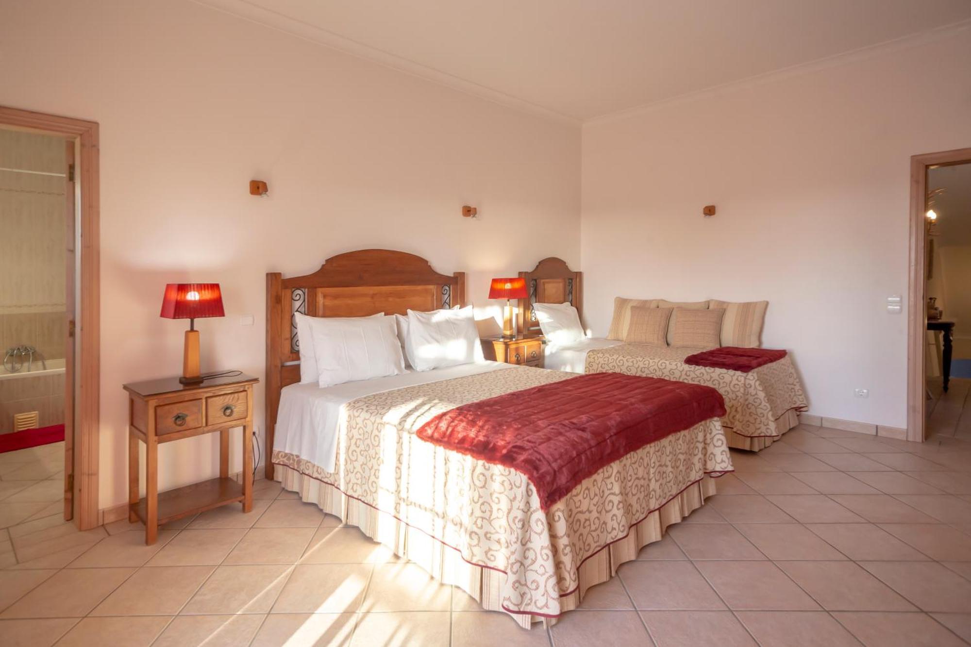 Al Meida Guesthouse 알부페이라 외부 사진