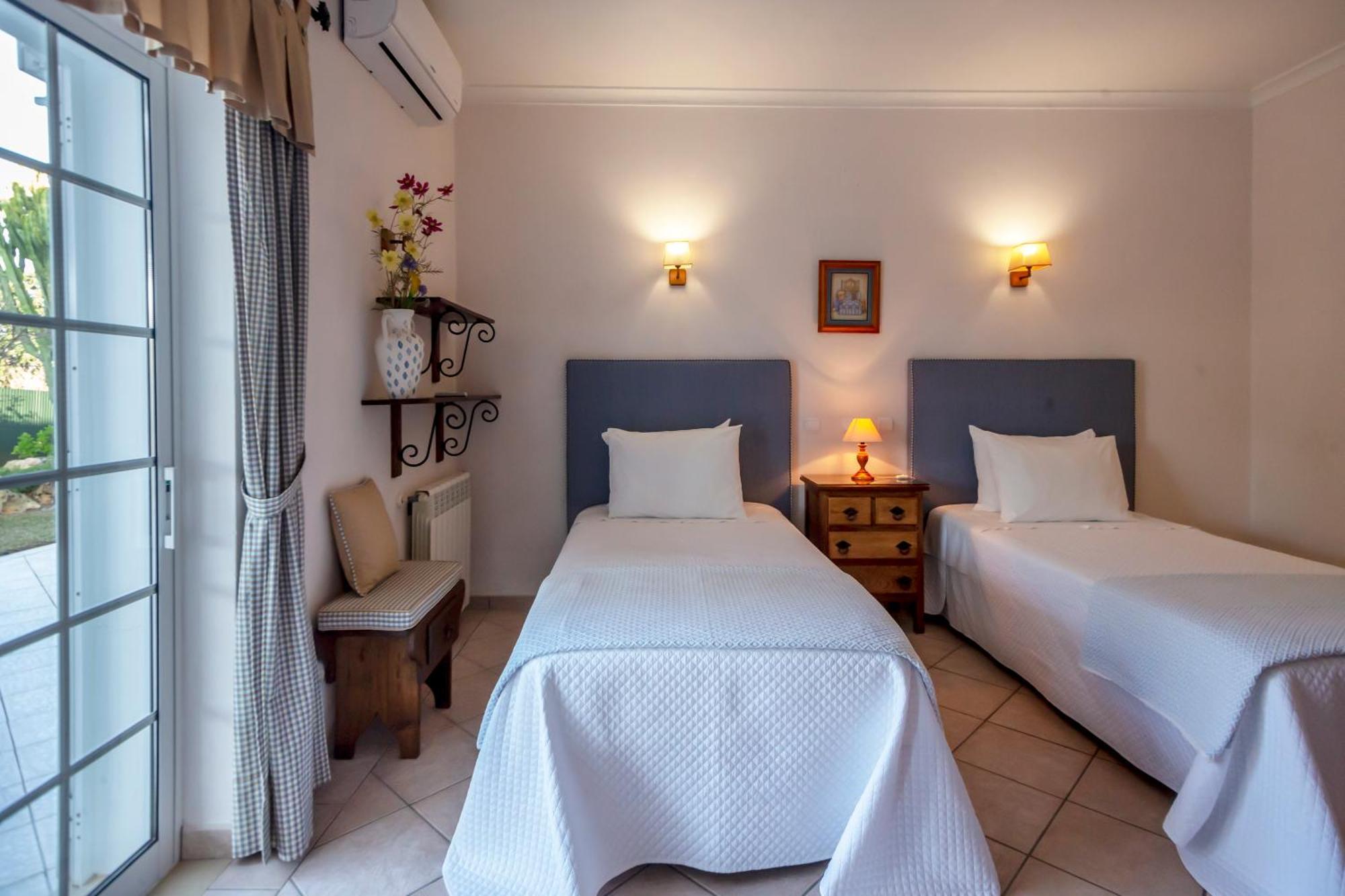 Al Meida Guesthouse 알부페이라 외부 사진