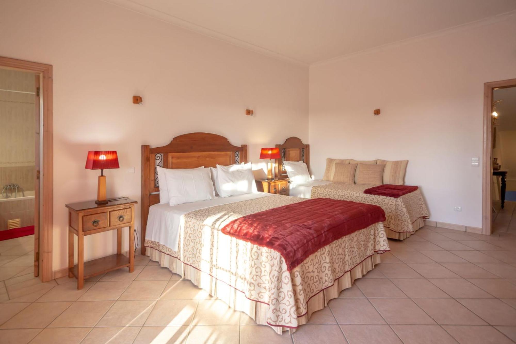 Al Meida Guesthouse 알부페이라 외부 사진
